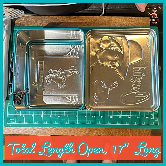 🤠NWOT/Archie McPhee Cowgirl Lunchbox Purse/Embossed Metal/Charm/8.5”W 7”H 4”D - Picture 12 of 17